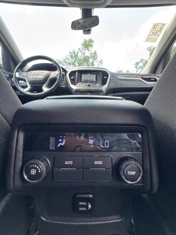 2017 GMC Acadia SLE-2
