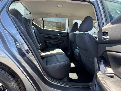 2021 Nissan Altima 2.5 SV