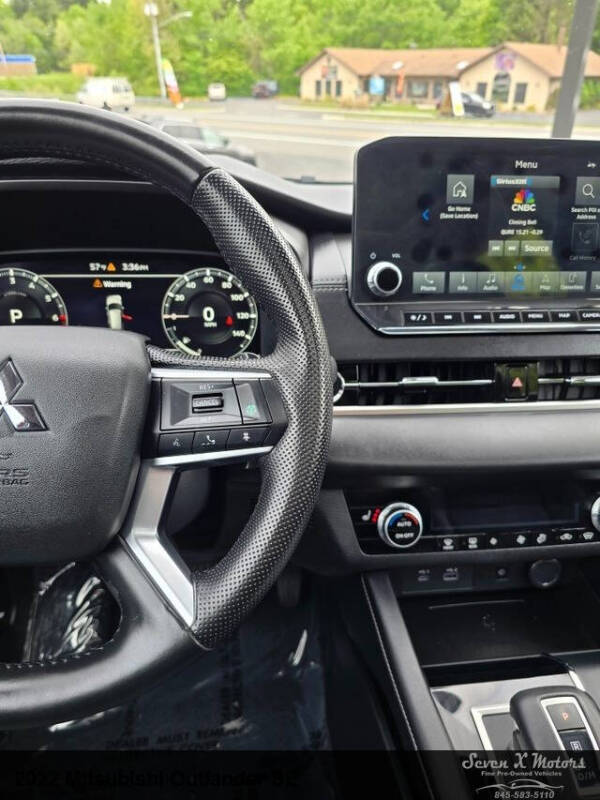 2022 Mitsubishi Outlander SE