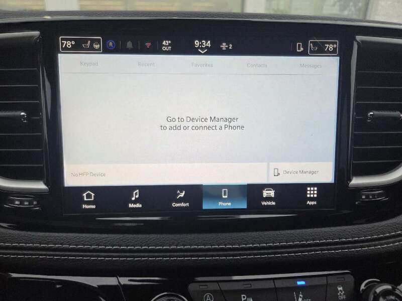 2026 Chrysler Pacifica Select