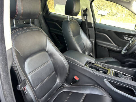 2019 Jaguar F-PACE 30t Prestige