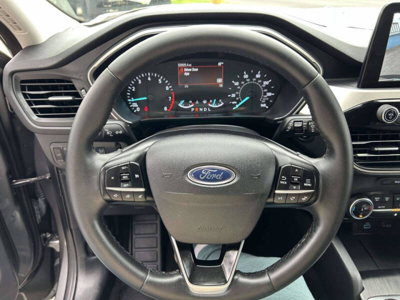 2022 Ford Escape SE