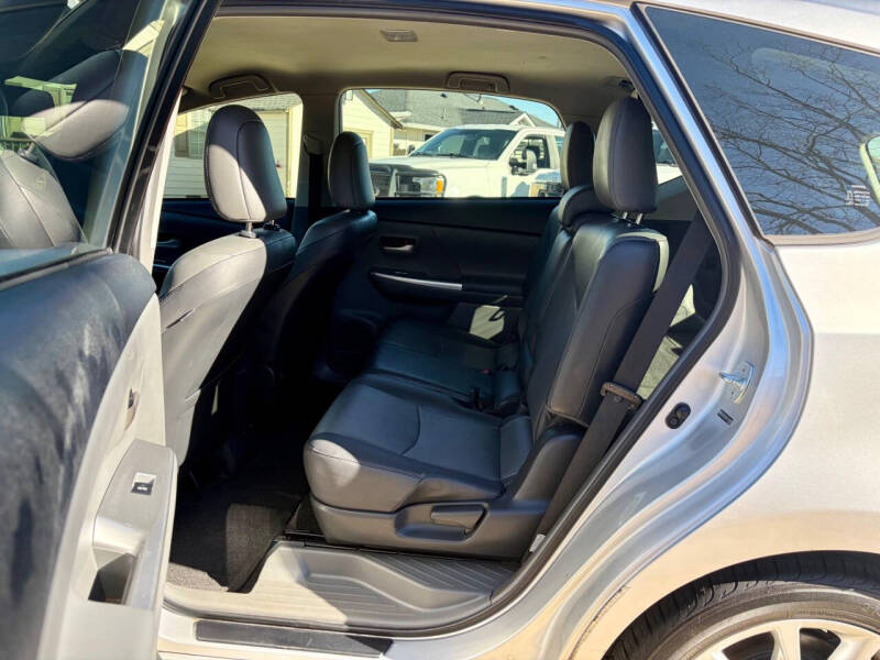 2012 Toyota Prius v Five