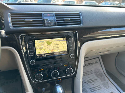 2015 Volkswagen Passat 1.8T SEL Premium