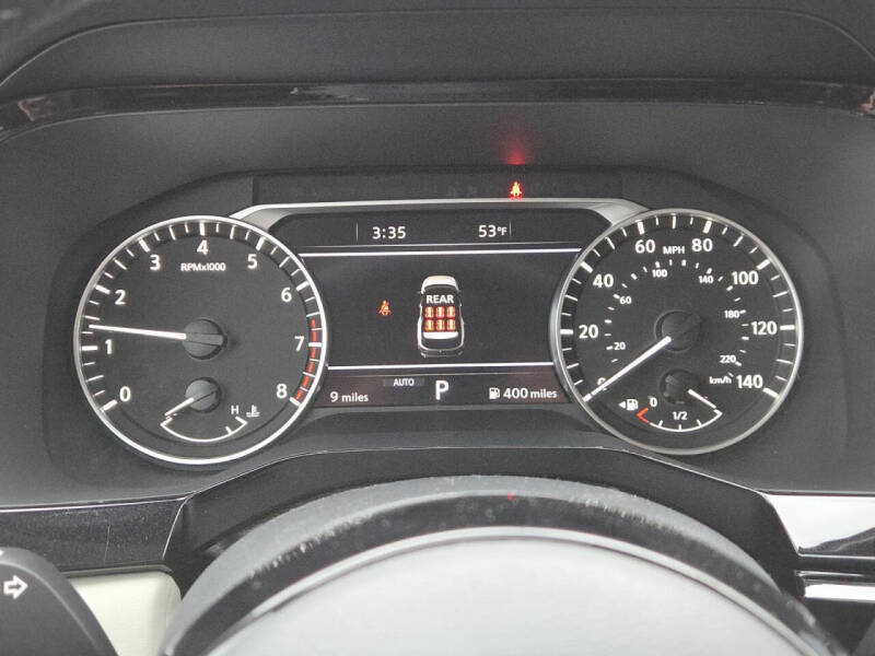 2025 Nissan Pathfinder SL