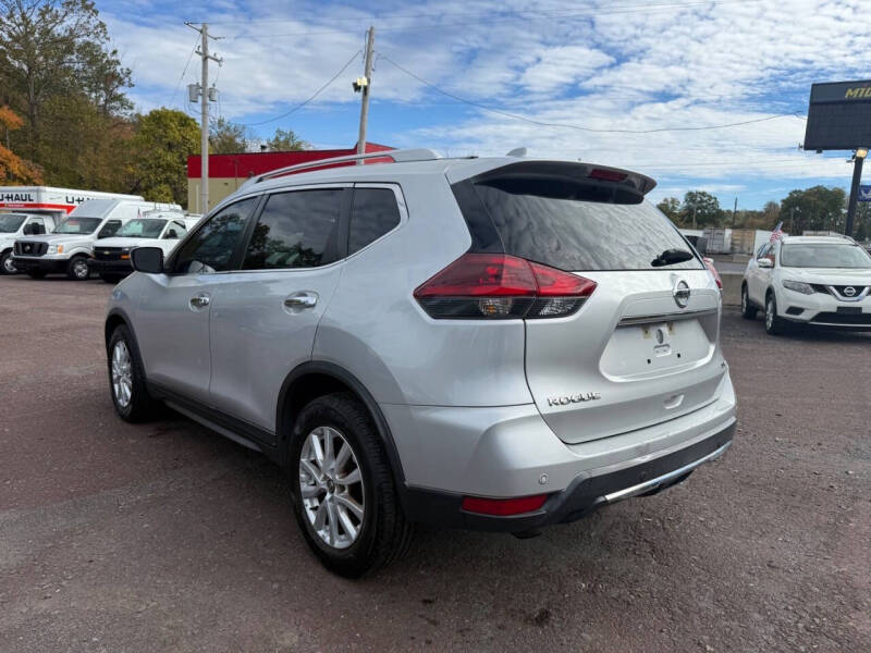 2020 Nissan Rogue SV