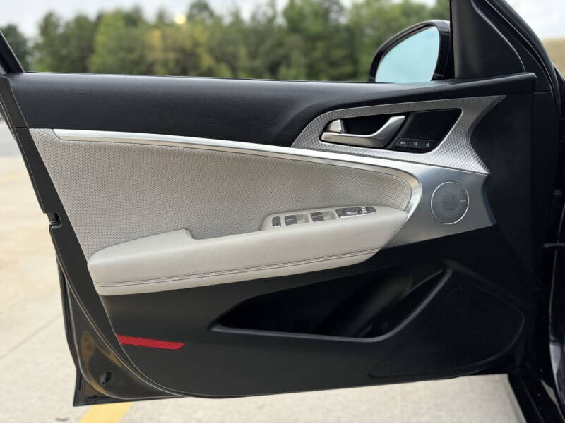 2023 Genesis G70 2.0T
