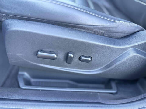 2017 Ford C-MAX Energi Titanium