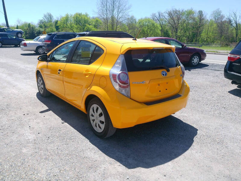 2014 Toyota Prius c Two