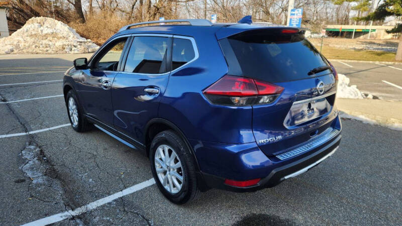 2018 Nissan Rogue SV