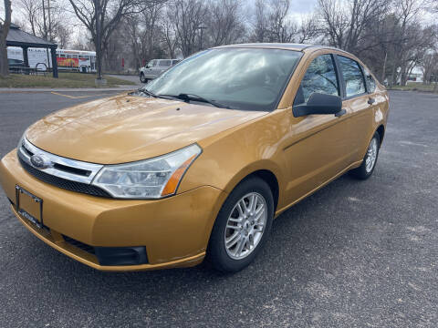 2009 Ford Focus for sale at BELOW BOOK AUTO SALES in Idaho Falls ID