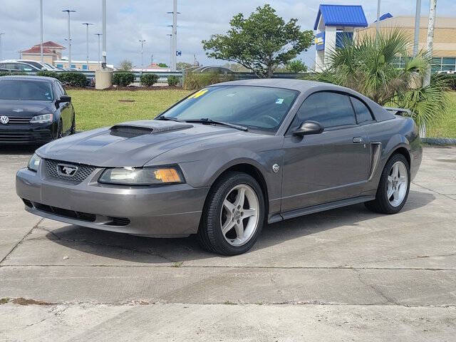 2004 Ford Mustang Base 2dr Fastback 2