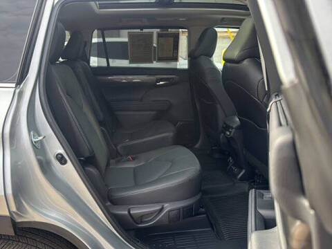2024 Toyota Highlander Platinum