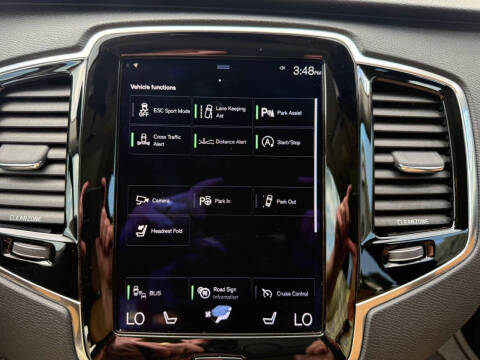 2016 Volvo XC90 T6 Momentum