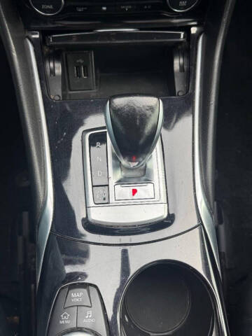 2017 Infiniti QX30 Premium