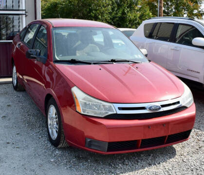 2009 Ford Focus for sale at PINNACLE ROAD AUTOMOTIVE LLC in Moraine OH