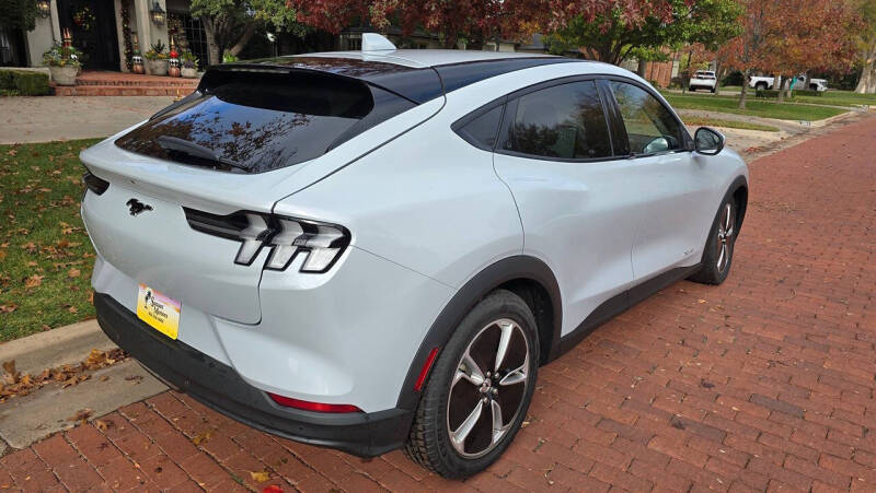 2022 Ford Mustang Mach-E Select