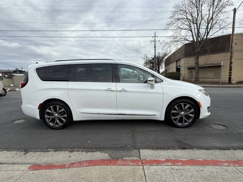 2017 Chrysler Pacifica Limited