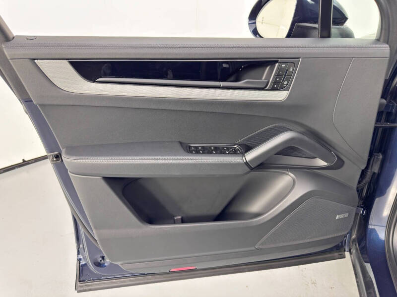 2025 Porsche Cayenne S