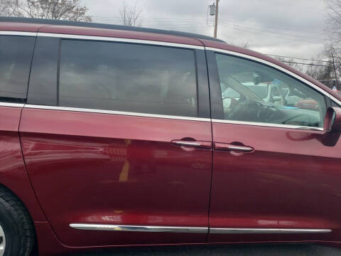 2017 Chrysler Pacifica Touring Plus