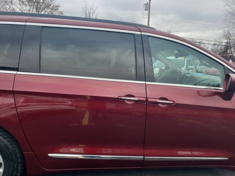 2017 Chrysler Pacifica Touring Plus