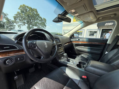 2018 Lincoln MKT Reserve