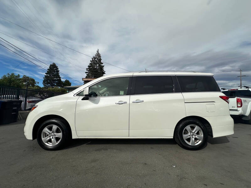 2017 Nissan Quest SV