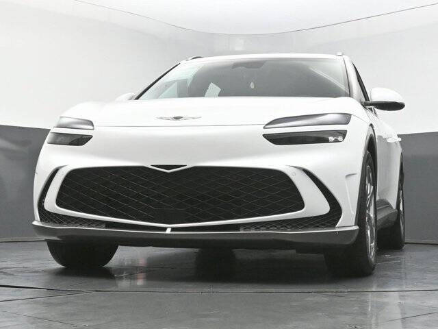 2025 Genesis GV60 Standard