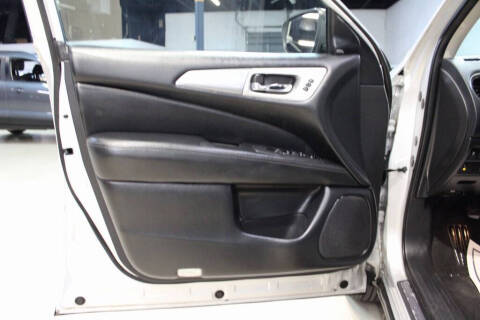 2020 Nissan Pathfinder SL