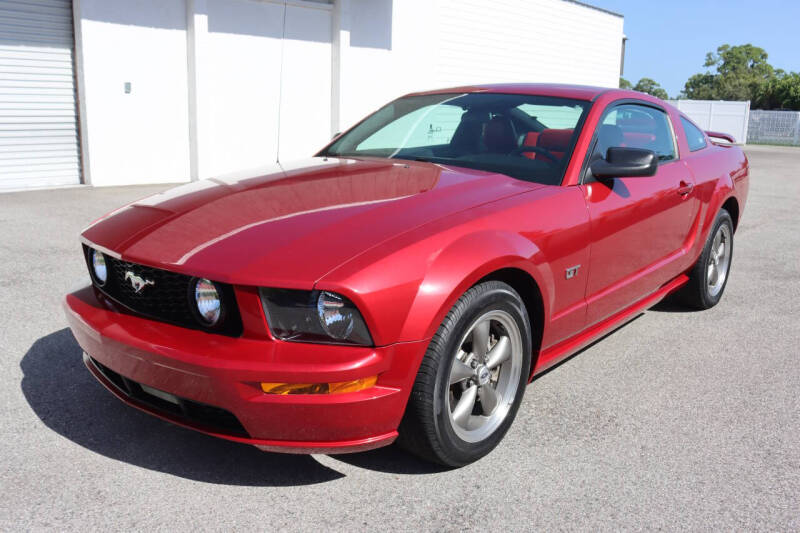 2005 Ford Mustang GT Premium's photo