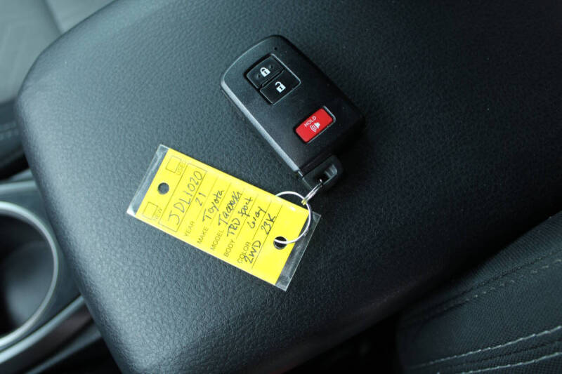 2021 Toyota Tacoma TRD Sport