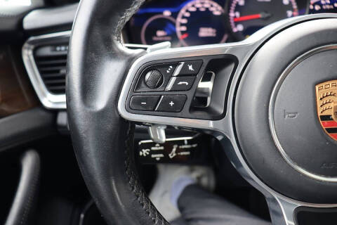2018 Porsche Panamera 4