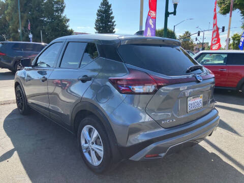 2021 Nissan Kicks S