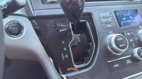 2018 Toyota Sienna XLE 8-Passenger