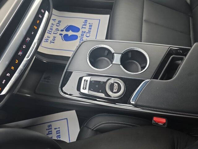 2024 Cadillac LYRIQ Luxury 1