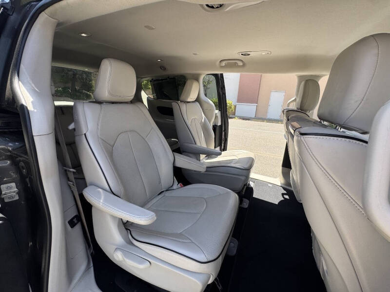 2018 Chrysler Pacifica Hybrid Limited