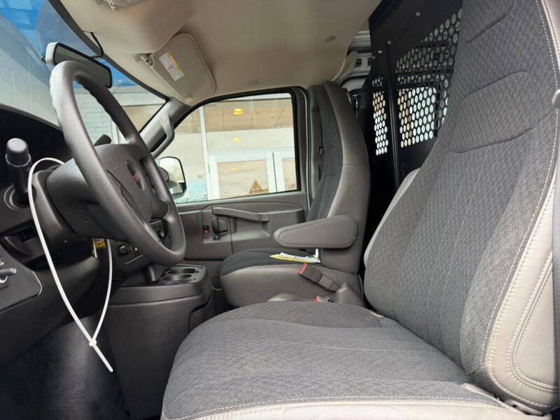 2025 GMC Savana 2500