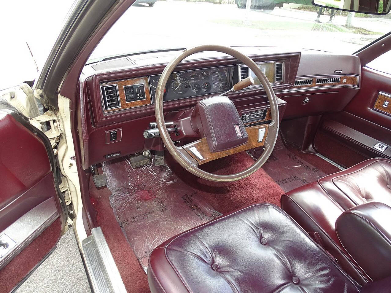 1985 Oldsmobile Cutlass Supreme 17