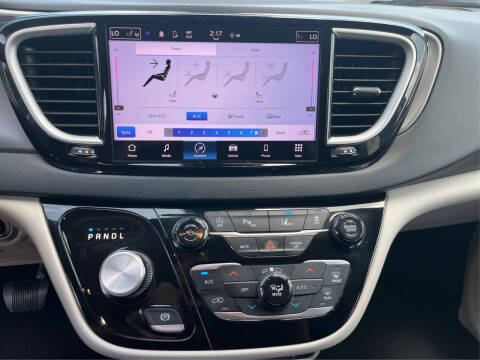 2023 Chrysler Pacifica Touring L