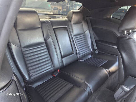 2011 Dodge Challenger SE