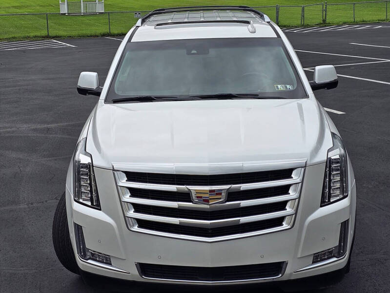2017 Cadillac Escalade Luxury