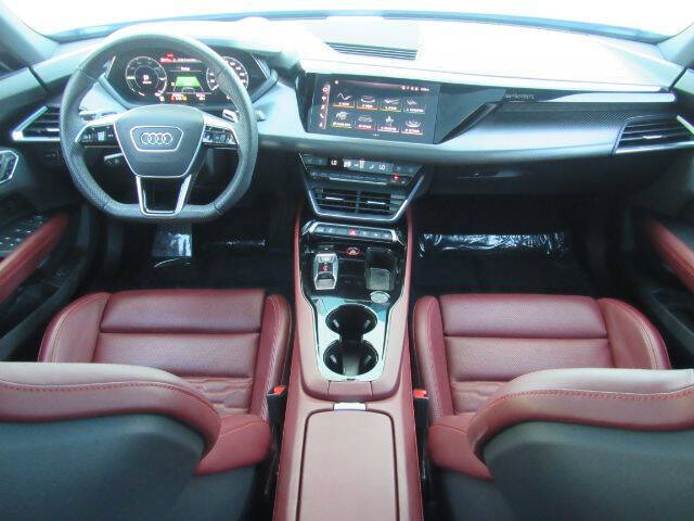 2023 Audi e-tron GT quattro Prestige