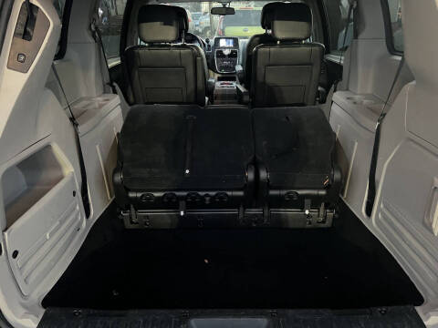 2012 Chrysler Town and Country Touring