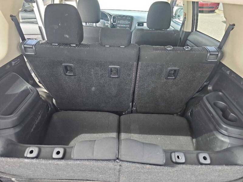 2016 Mitsubishi Outlander ES