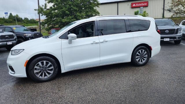 2021 Chrysler Pacifica for sale at Tim Short CDJR Hazard in Hazard, KY