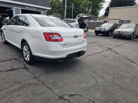 2011 Ford Taurus SEL