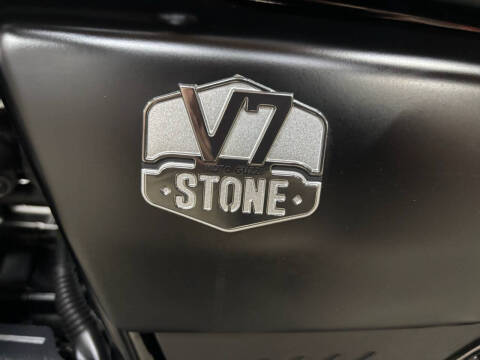 2022 Moto Guzzi V7 Stone