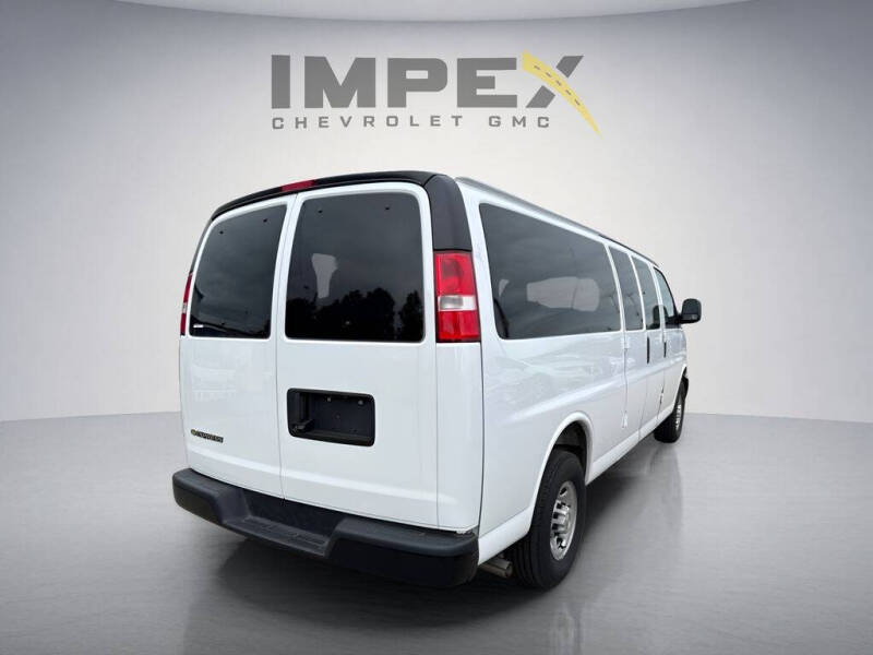 2025 Chevrolet Express LS 3500