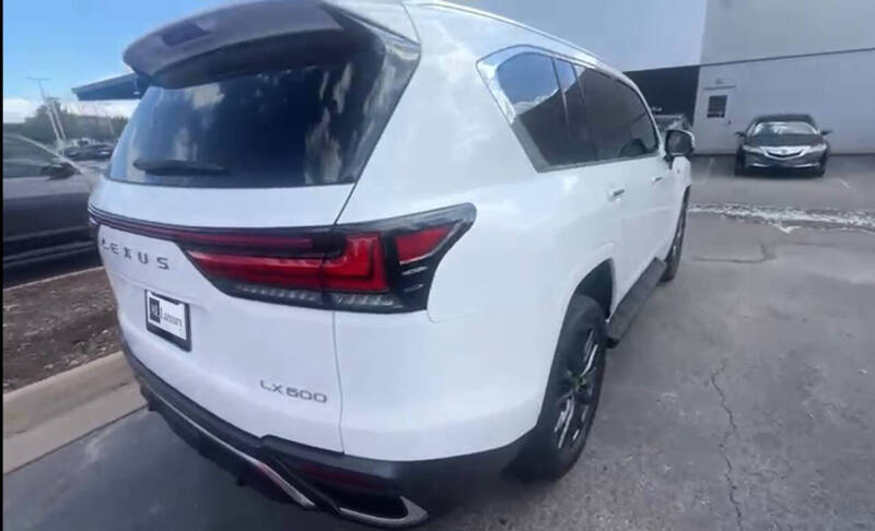 2025 Lexus LX 600 F SPORT Handling