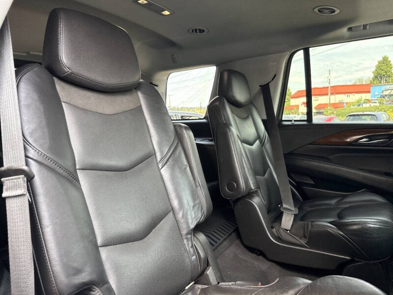 2018 Cadillac Escalade Luxury
